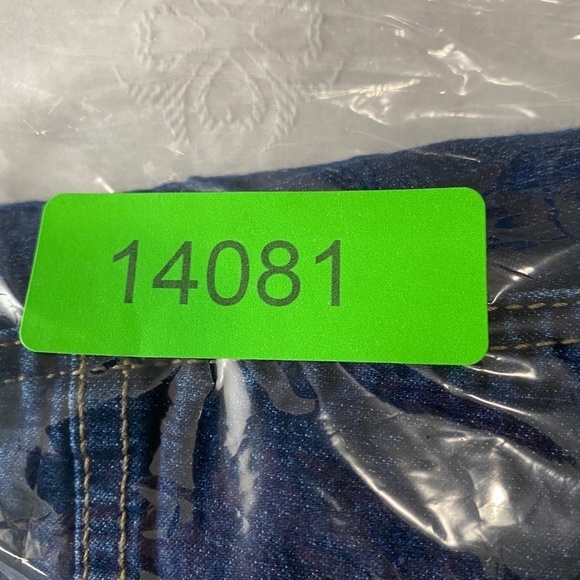 Blue Crush Distressed Navy Wash Denim Women's Cut-off Jean Shorts Size 11 - Picture 10 of 10